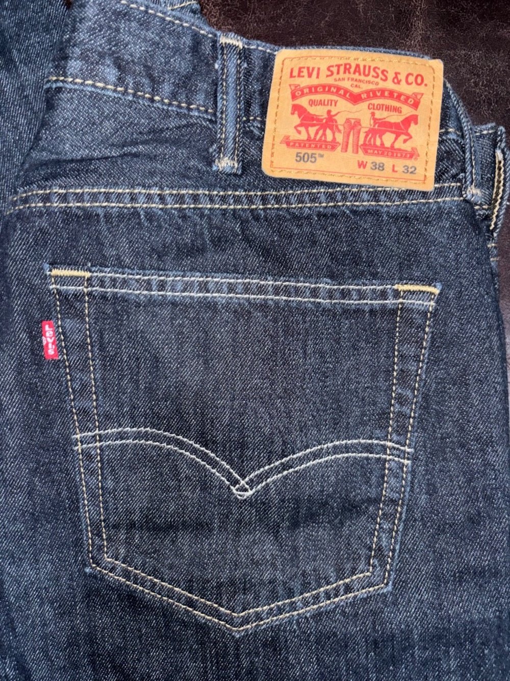 Levis 505 Jeans Mens 38x32 Regular Fit Straight Leg Dark Wash Blue Denim Pants